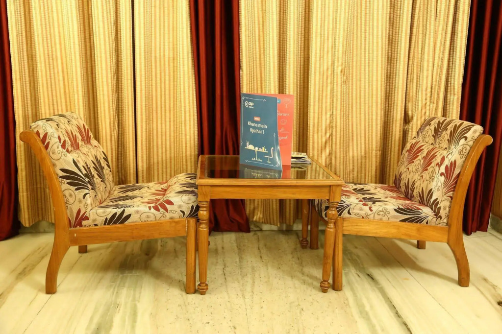 OYO 821 Sarao Hotel
