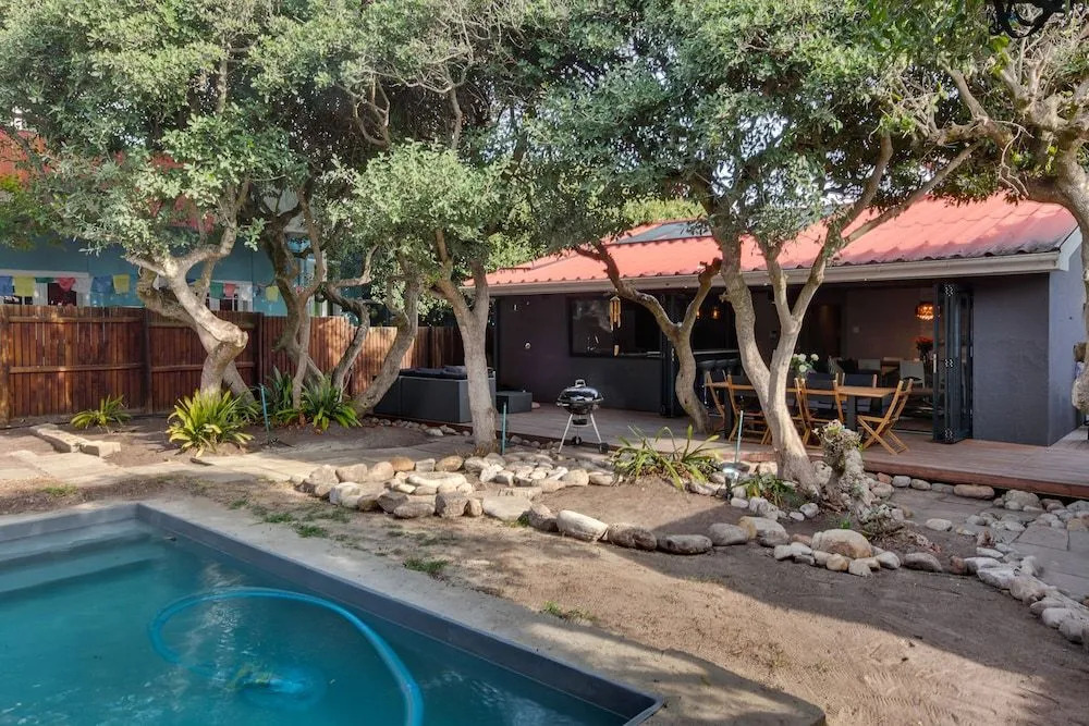 Long Beach Holiday House
