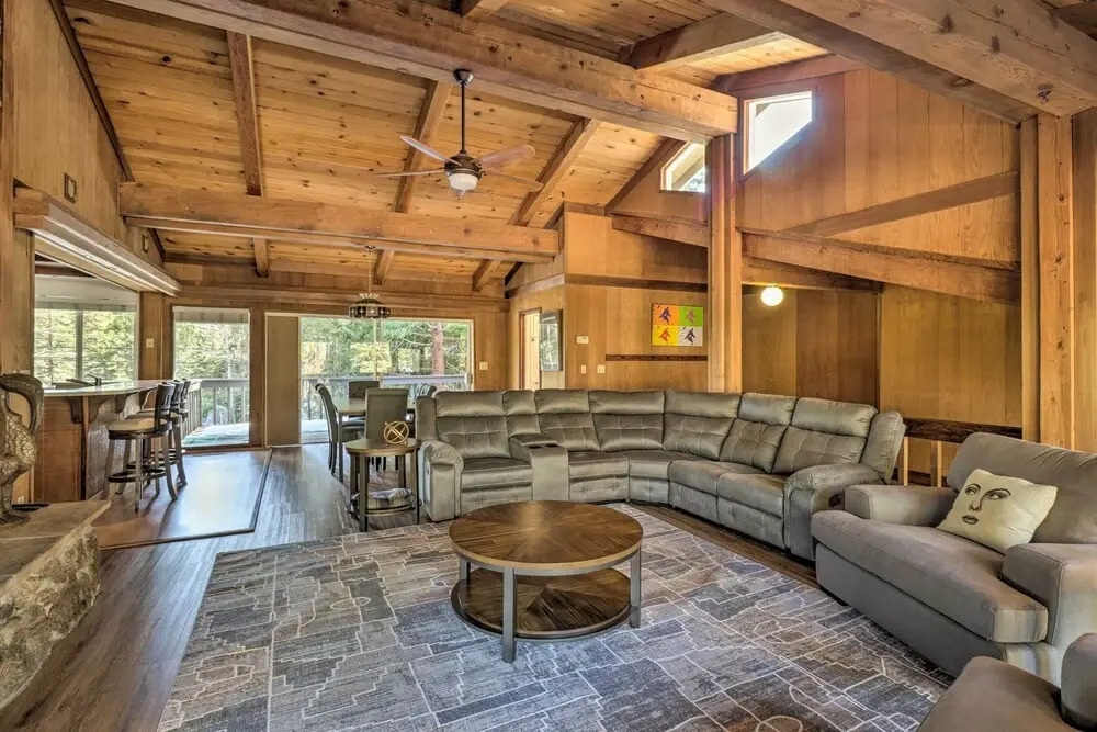 Ski and Soak Hot Tub Haven in Tahoe City!