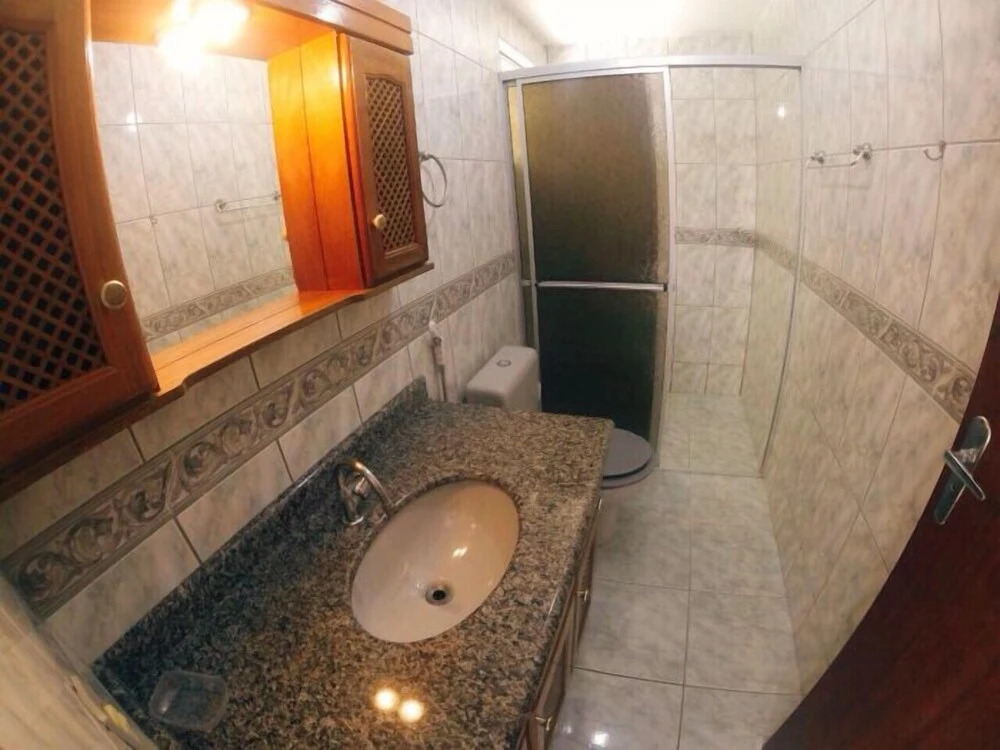 6 Bedroom House - 205