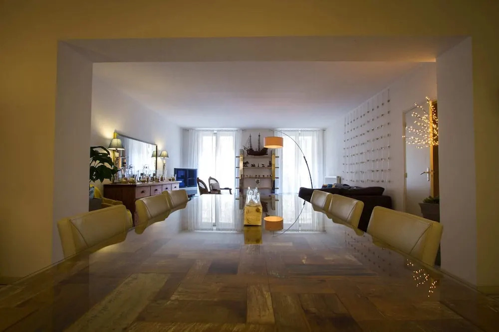 Spacious T3 of 150m2 - Place des Quinconces
