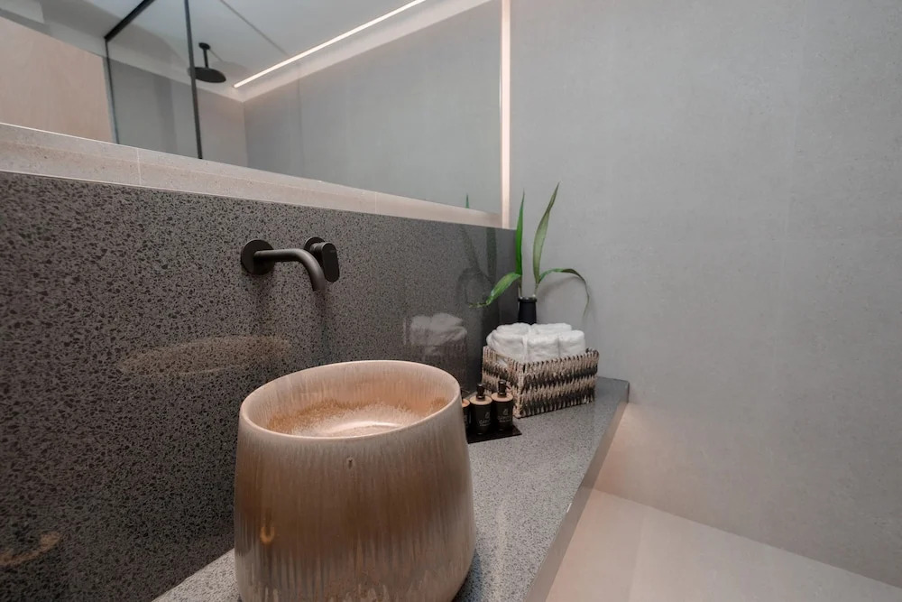 Capital Luxury Suites