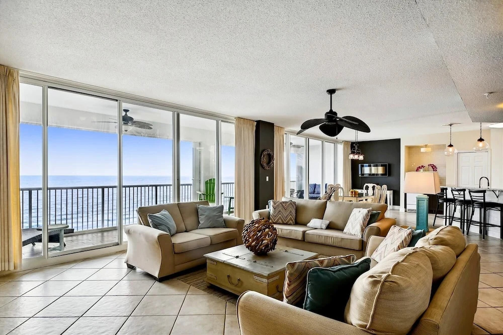 Oceania 705 3 Bedroom Condo by RedAwning