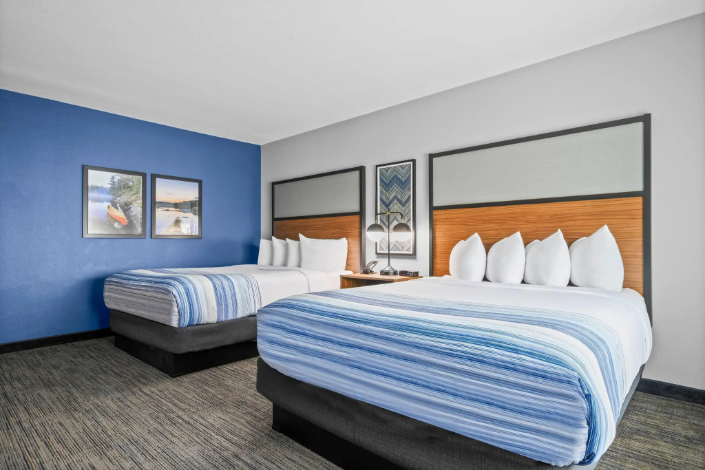 AmericInn by Wyndham International Falls