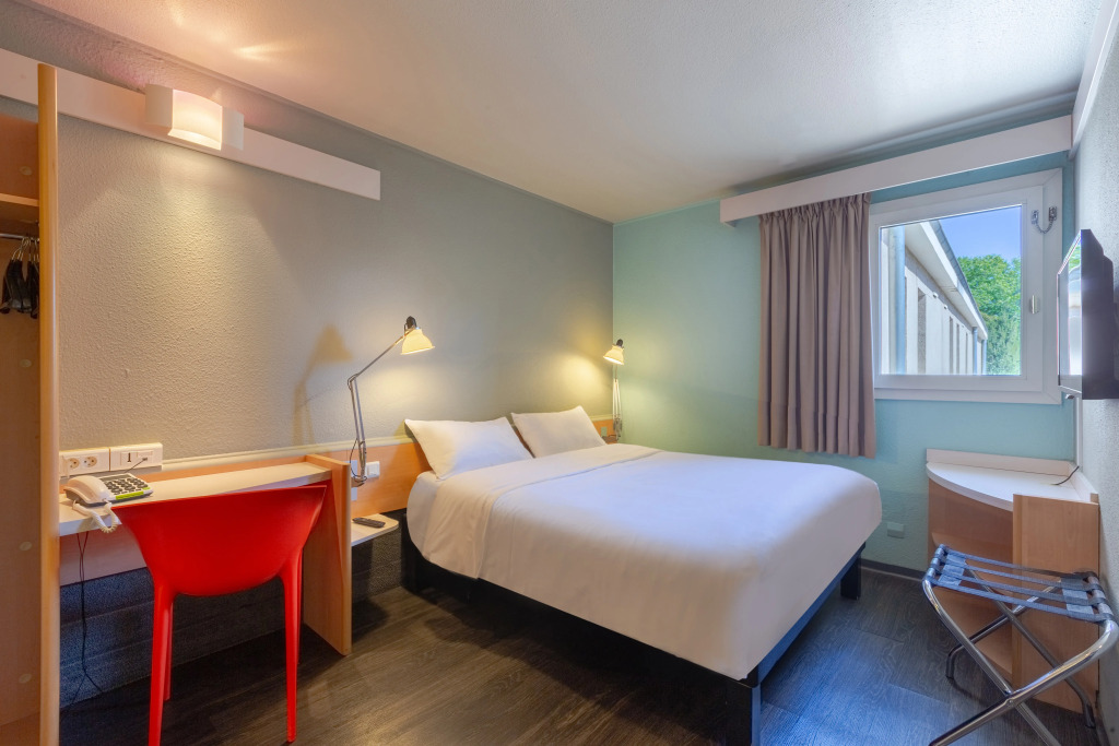 B&B HOTEL Chartres Centre Cathédrale 3 étoiles