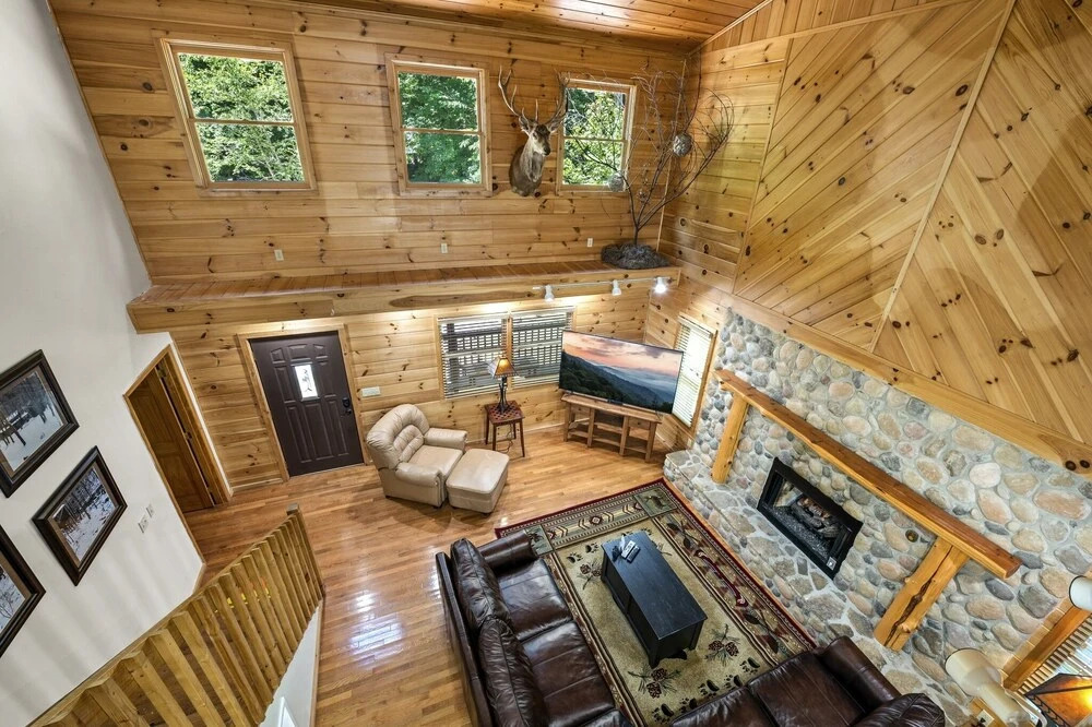 River Lodge 5 Bedroom Home by Redawning