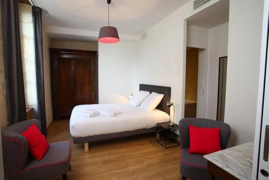 Le Castel Pierre - 7ch&7sdb avec clim, piscine XL, ping-pong, salle fitness et sauna pour 15 personnes