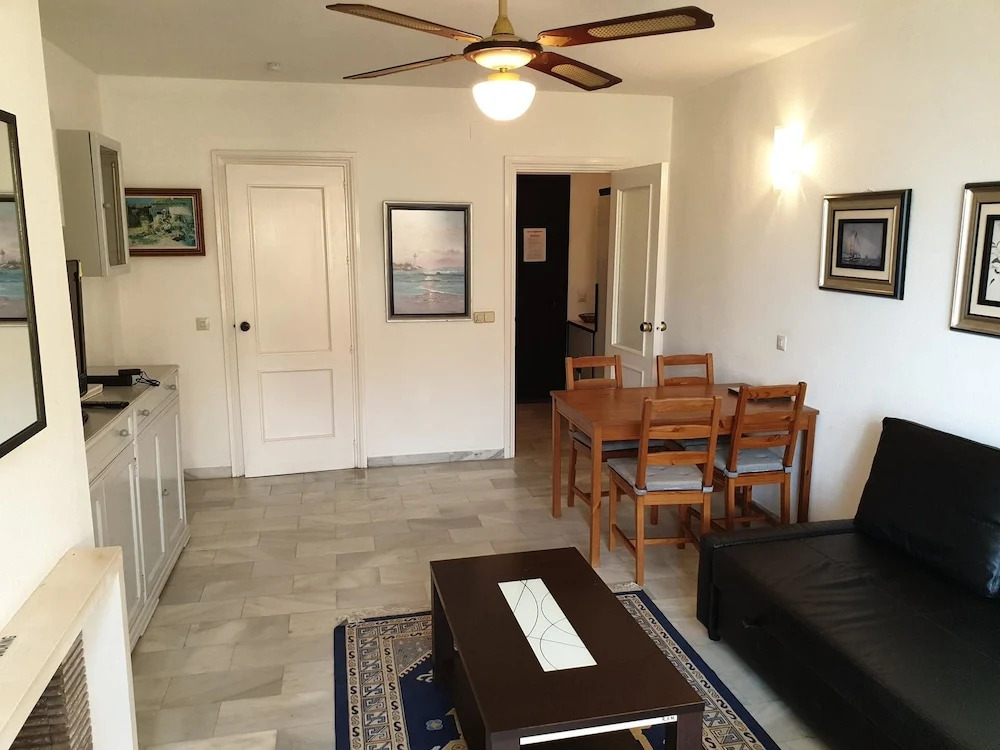 Dona Lola Claudia - 1 bedroom fully equiped apartment withing only few metters to the beach of Calahonda - Mijas Costa - Costa del sol - CS106