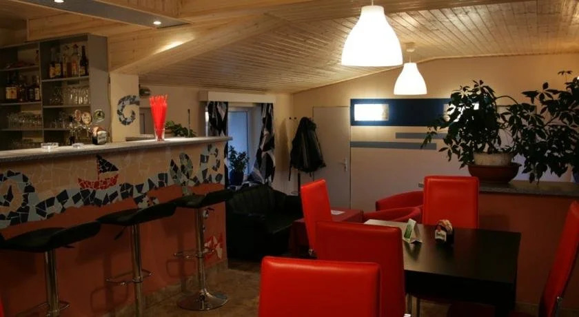 Hotel Nad hladinou