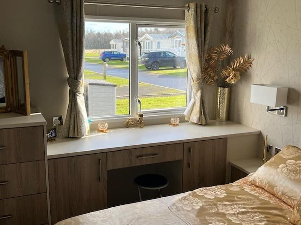 Holiday Cabin Sleeps 5, Pets, Edinburgh Festival