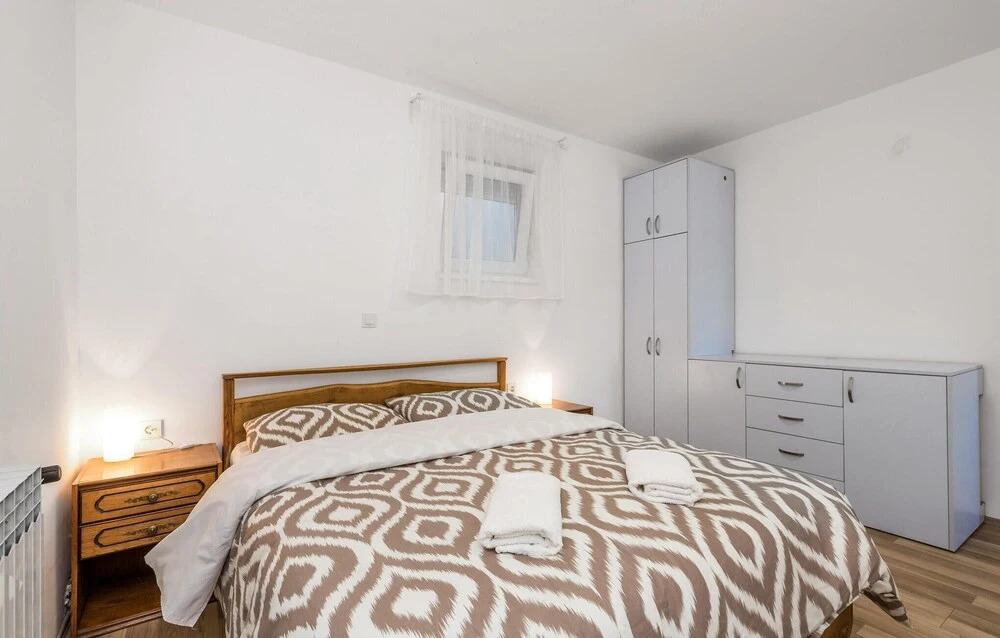 Awesome Apartment in Rakovica With 1 Bedrooms, Wifi and Outdoor Swimming Pool