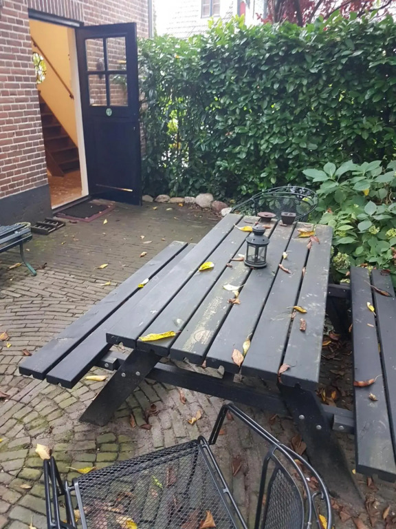 In het koetshuis