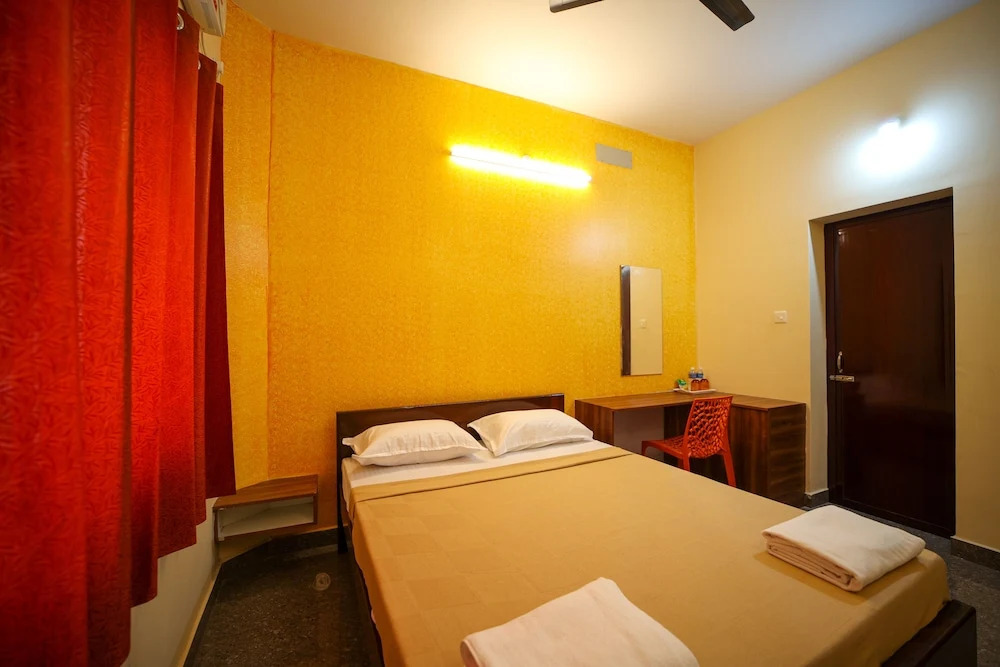 VR Inn , 900 Meters from Rock Beach