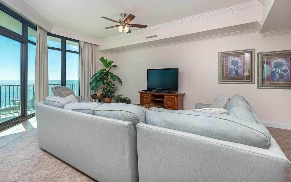 Phoenix West 903 3 Bedroom Condo