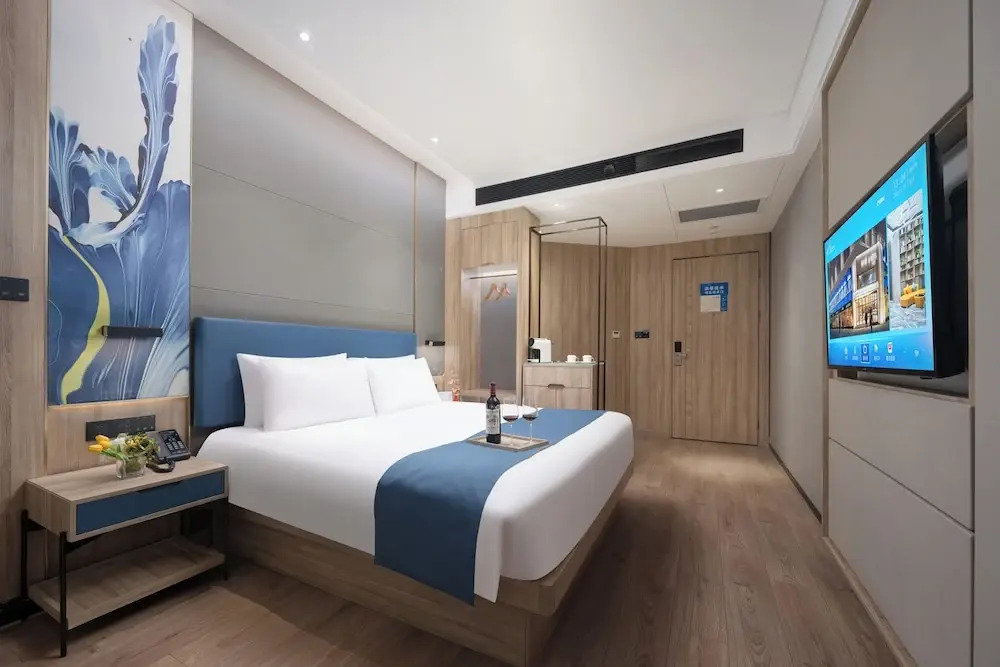 Naive S Hotel
