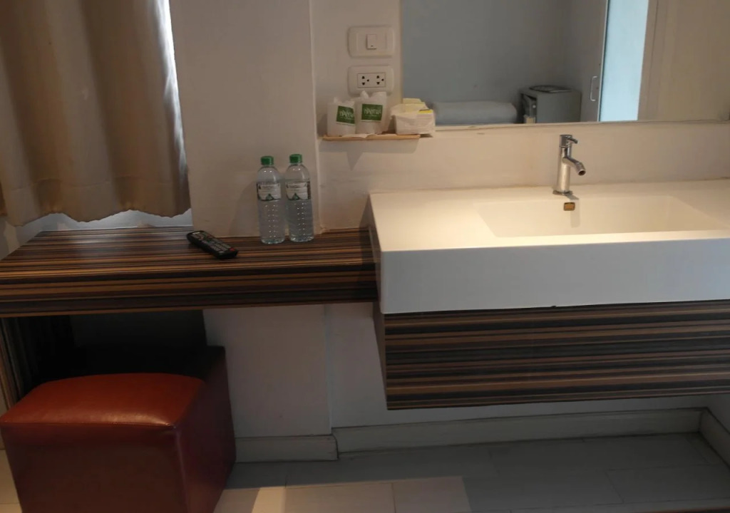 Nantra Ekkamai Hotel