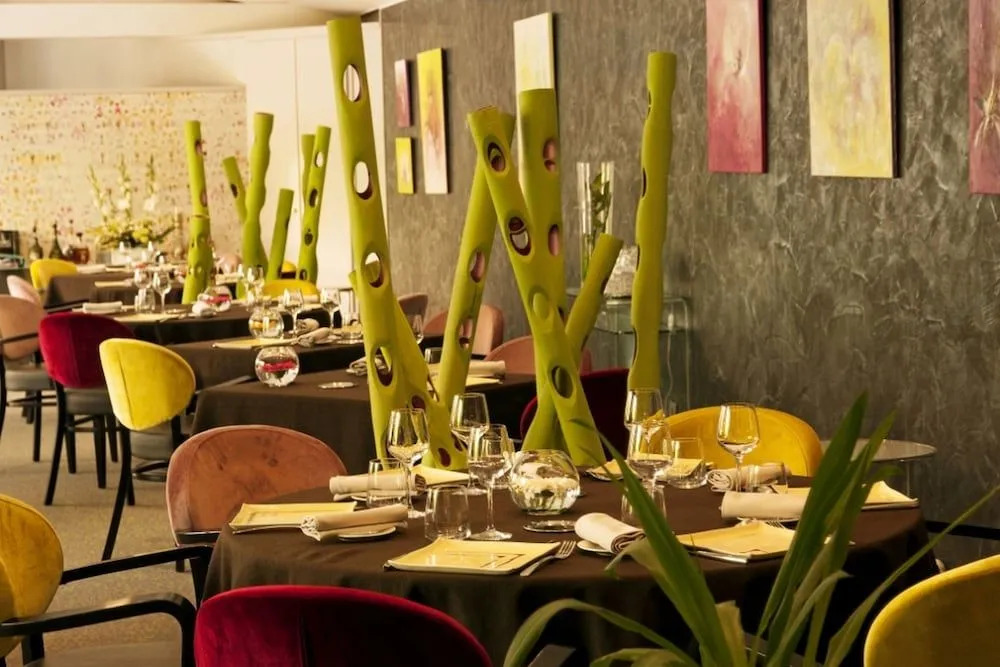 Le Carré dAlethius Logis Hôtel-Restaurant Gastronomique