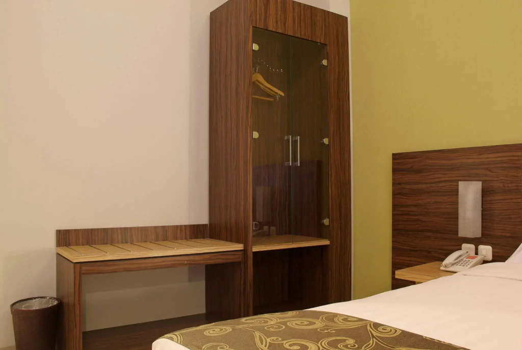 RedDoorz near Dreamland Beach Uluwatu