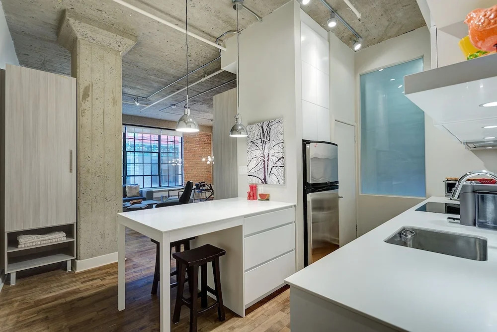 Unity Condo by Hometrotting