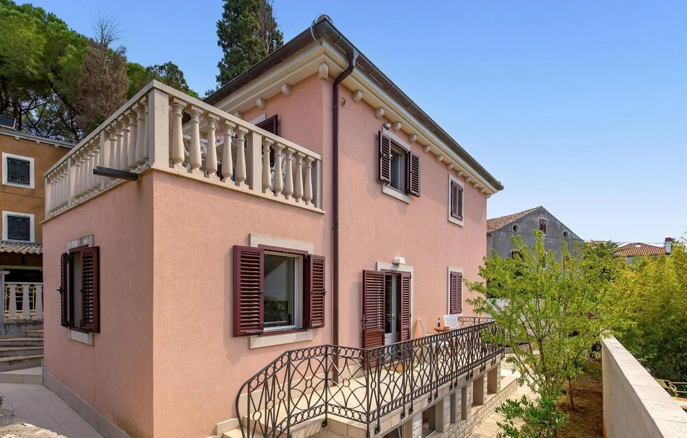 Nice Apartment in Veli Losinj With 3 Bedrooms and Wifi