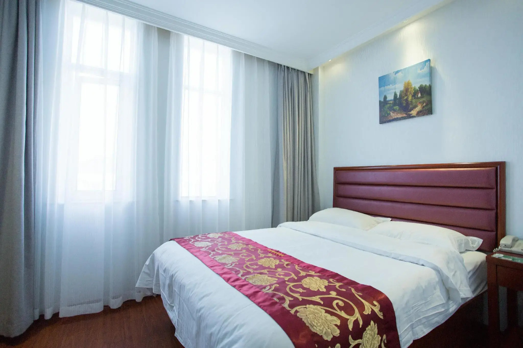 GreenTree Inn Shanghai FTA Waigaoqiao Free Trade Zone North Subway Station Shell Hotel
