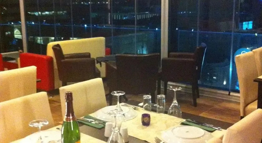 Envoy Hotel