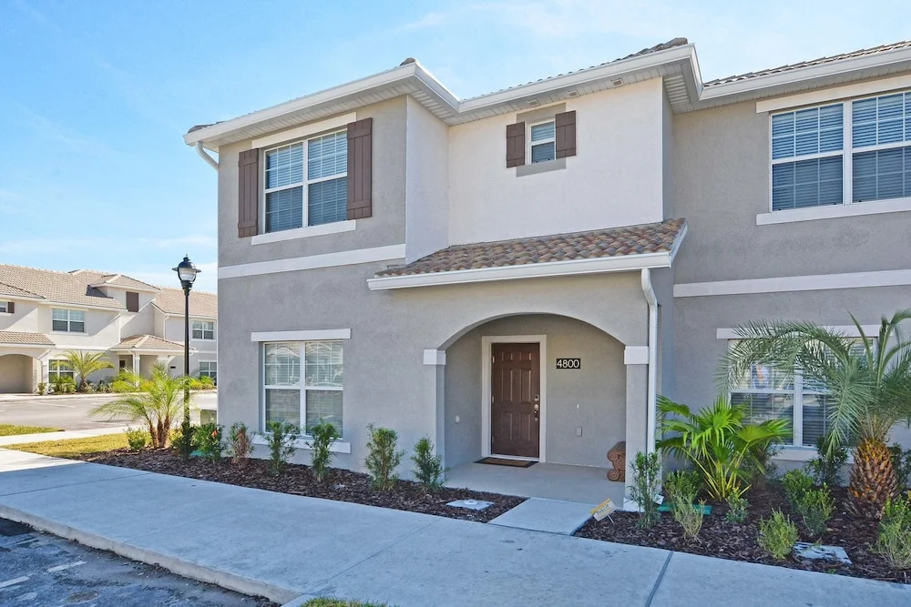 Storey Lake-4 Bedroom Townhome w/Spashpool-1613ST