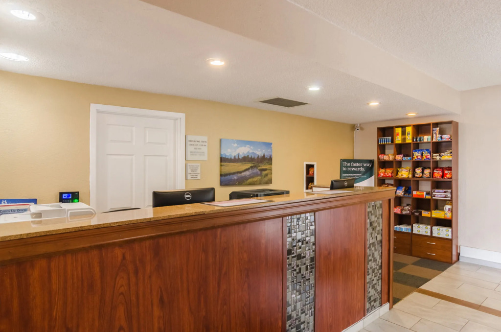 Alamo Inn & Suites