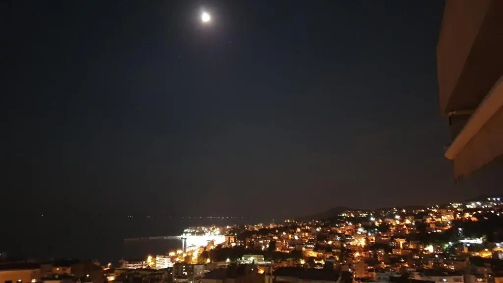 Christos house-- Comfortable apartment with great view!