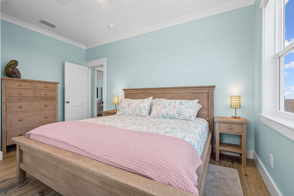 Surfside - 2431 Bienville 4 Bedroom Home by RedAwning