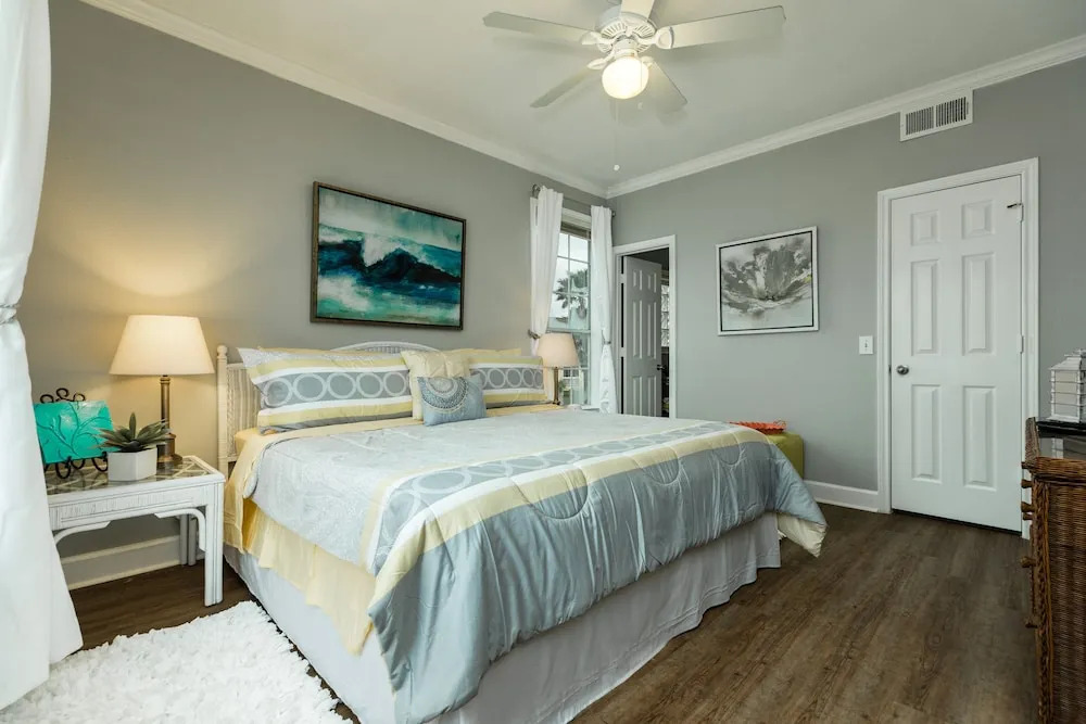 Seawall Condo Unit #626 2 Bedrooms 2 Bathrooms Condo