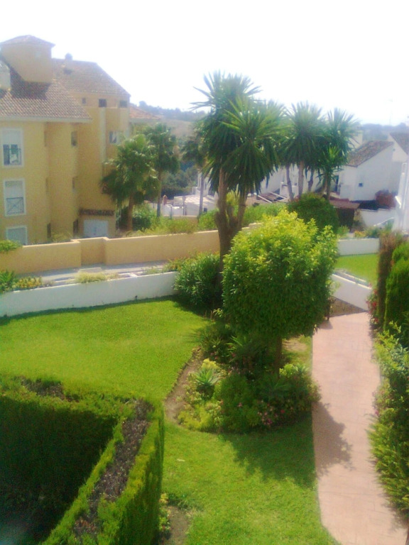 Apartment With 2 Bedrooms in Estepona, With Pool Access and Furnished