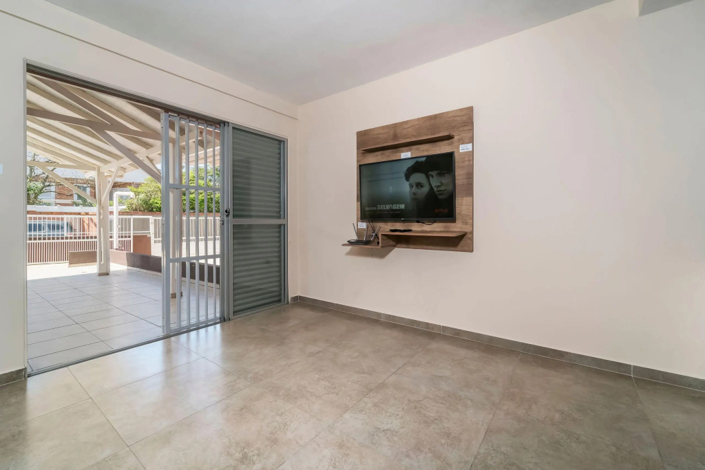 Aluguel Casa 4 quartos s/ 1 suíte frente Mar | Bombas/SC