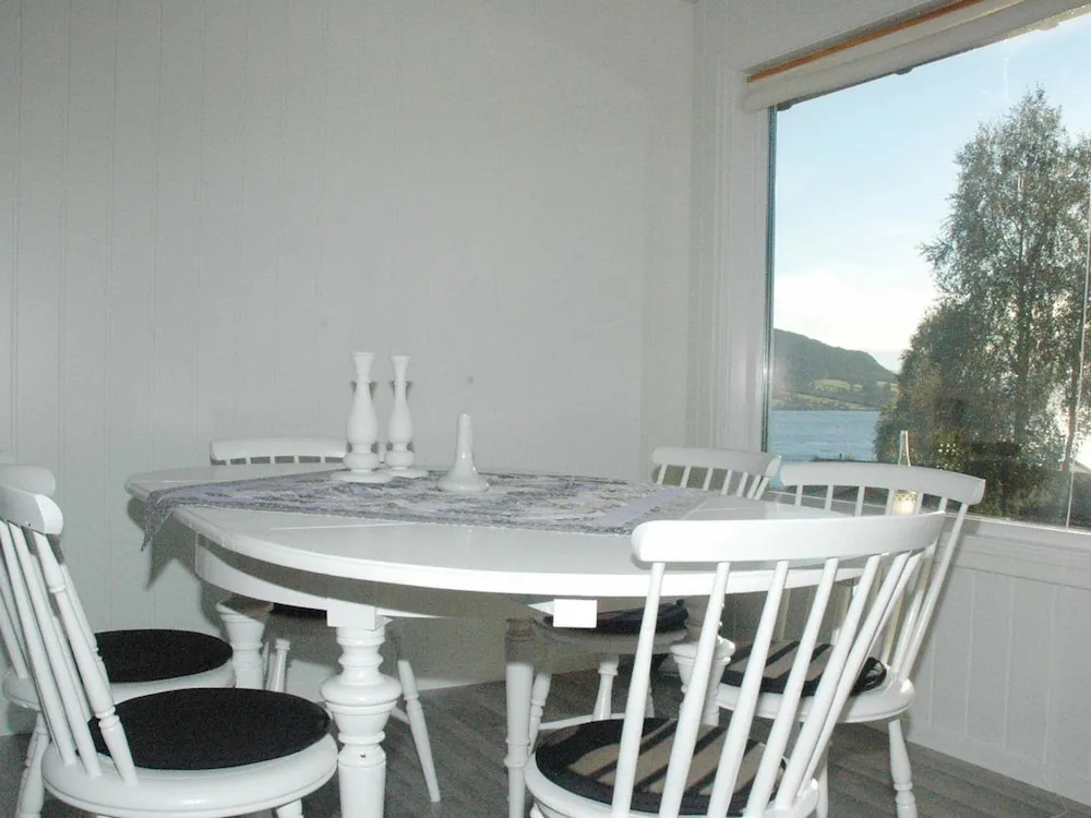 Three-Bedroom Holiday home in Åfarnes