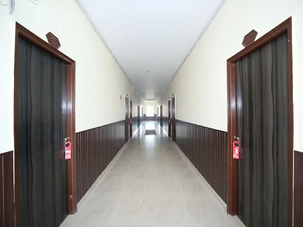 Capital O 11708 Near LPU