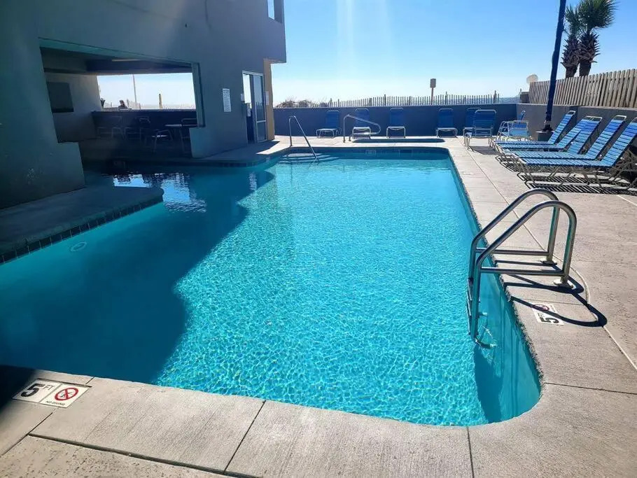 Island Royale 403 ~ Beachfront 2bd/2ba ~ In the Heart of Gulf Shores!