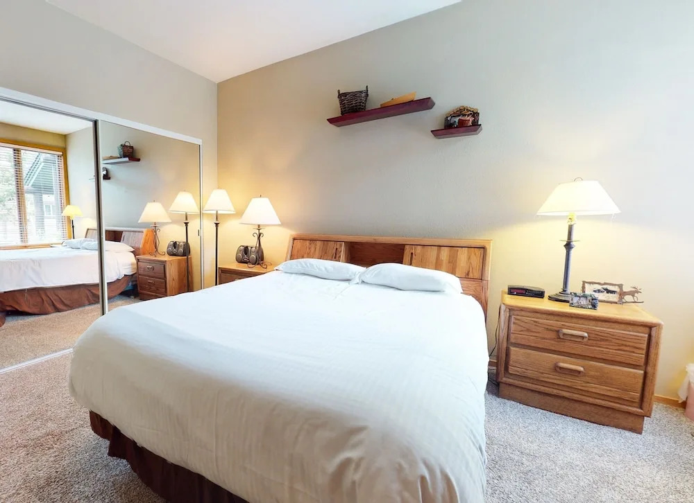 Snowcreek #859 2 Bedroom Condo