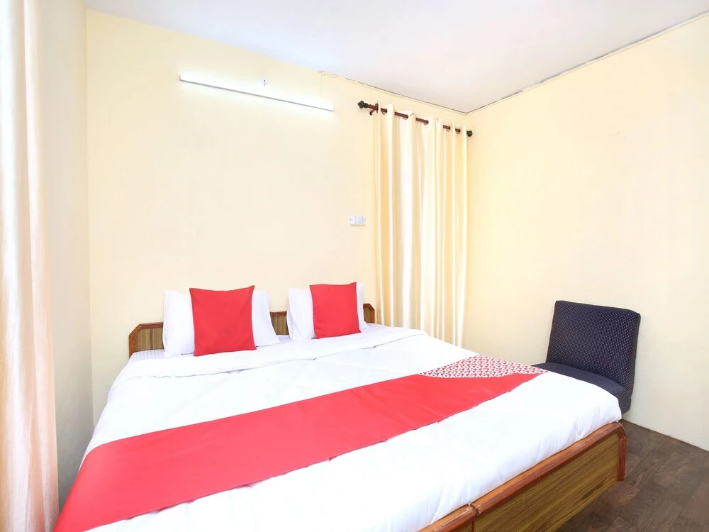 OYO 13645 Home Ever Sunny