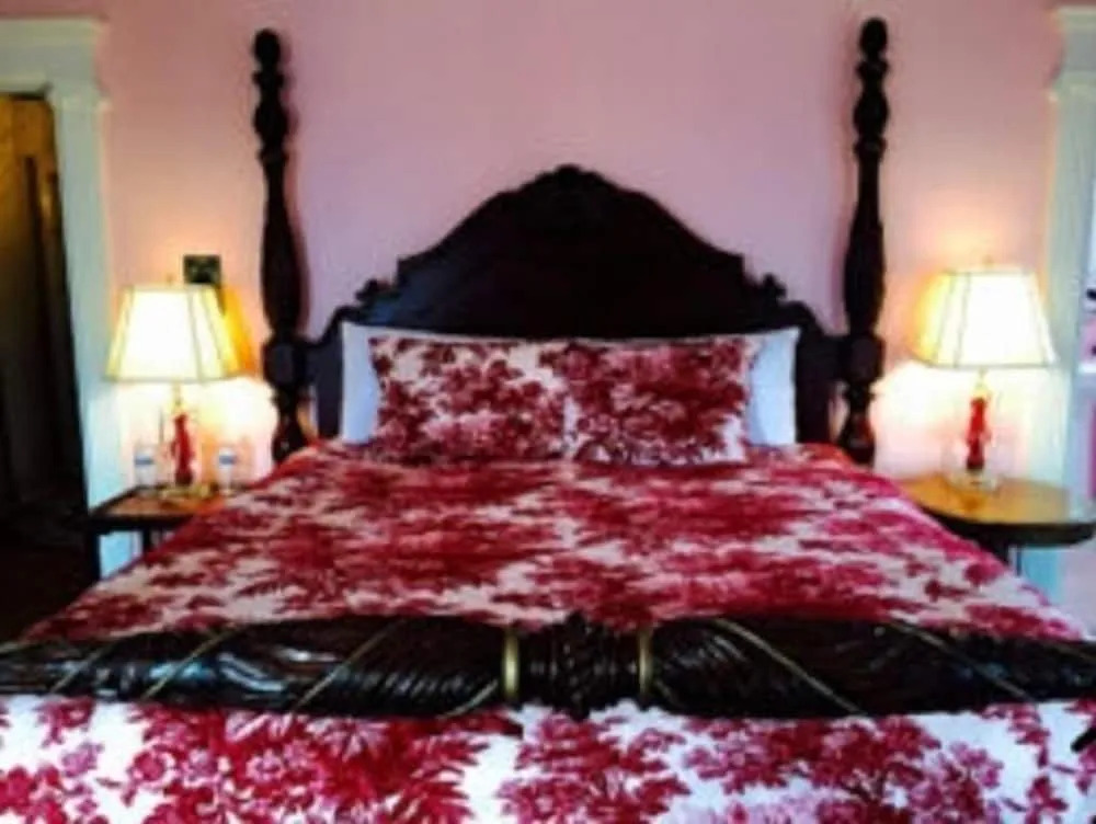 Pendleton House Historic Inn and B&B