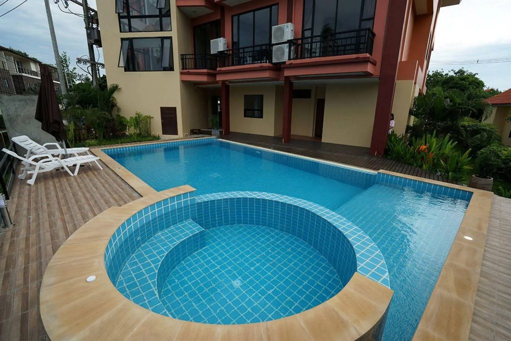 Raya Boutique Hotel