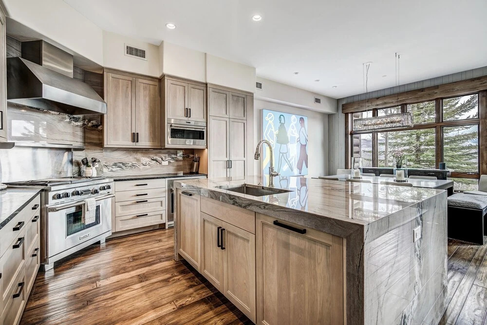 Luxury renovation! Ski-in/Ski-out 5 Br Private Townhome, Top of Bachelor Gulch - majestic view & exclusive location! by RedAwning