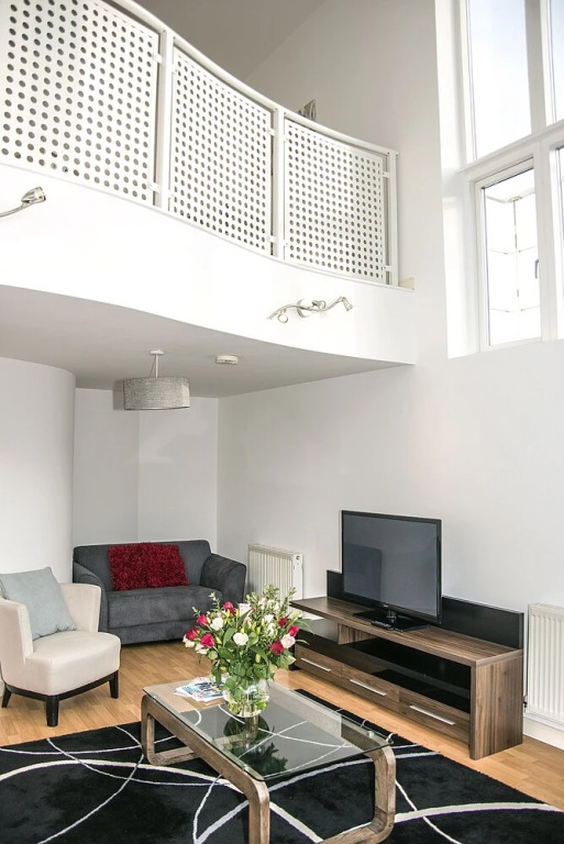 Base Serviced Apartments - The Docks