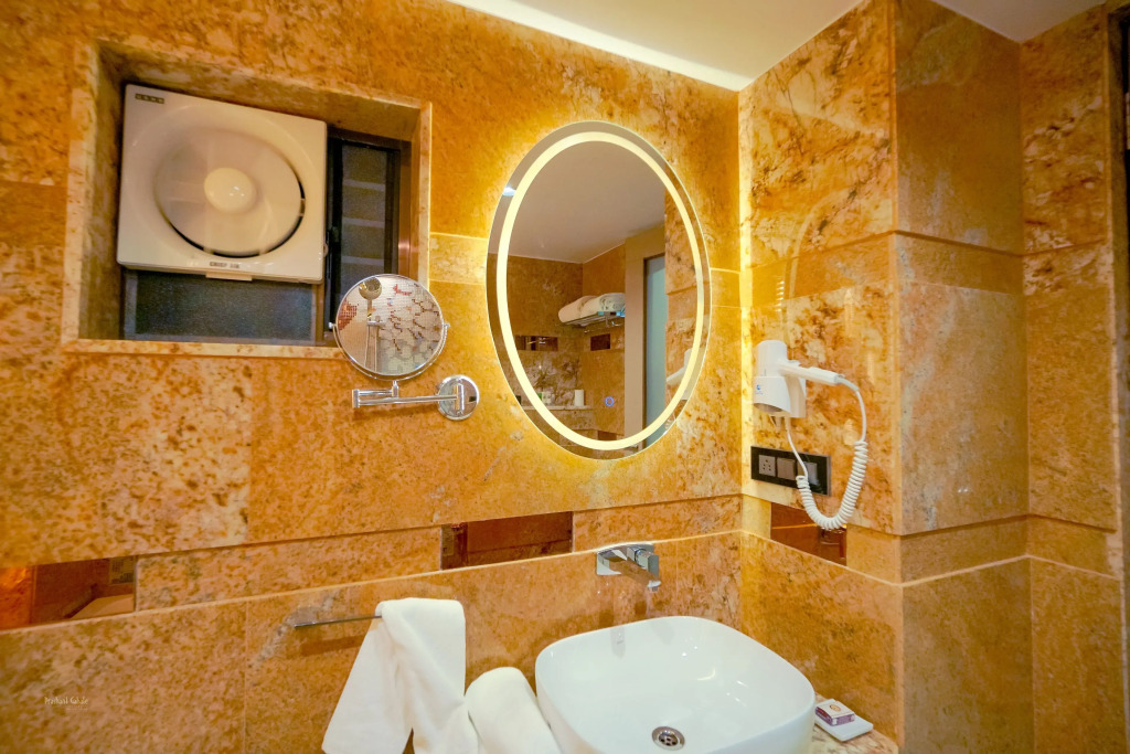 RG Exclusive Stay & Fine Dine, Akola