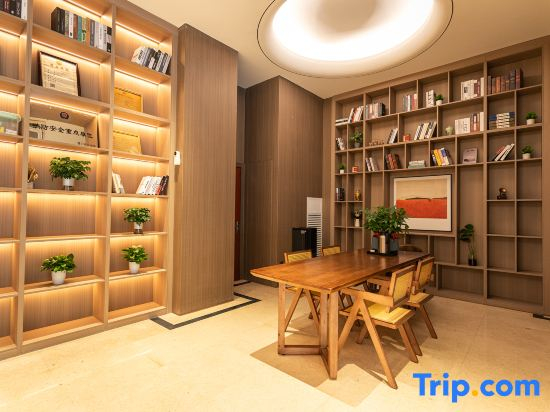 Yizhou Hotel