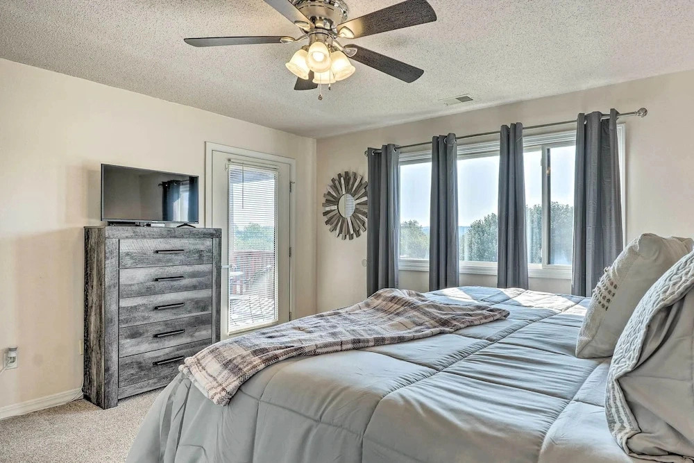 Pool Access! 2-unit Escape at Pointe Royale Resort
