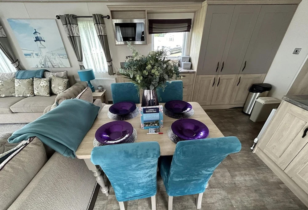 Craig Taravan Sleeps 4 With Private Decking