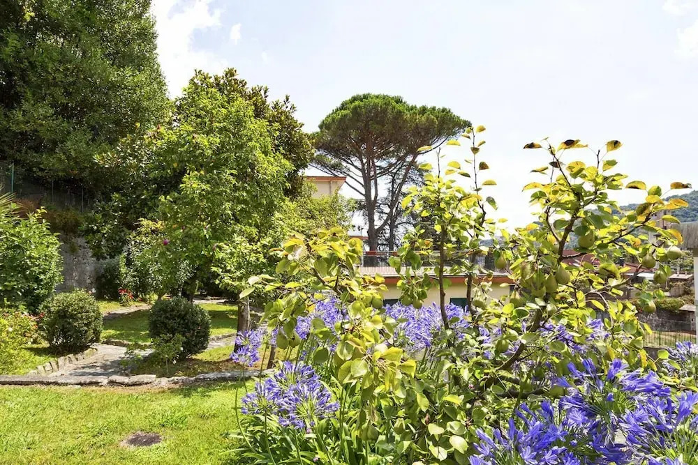 Villetta delle Rose con giardino by Wonderful Italy
