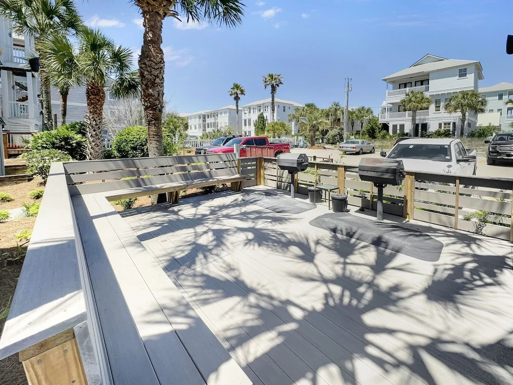 Endless Waves -208 ES - 1 Br condo by RedAwning