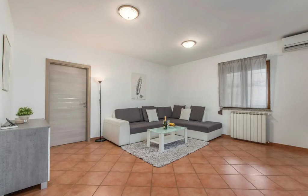 Apartment Narcisa with Terrace