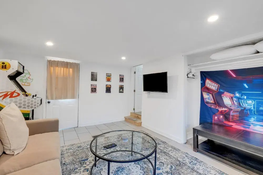 Stylish Nashville Getaway With Free Parking